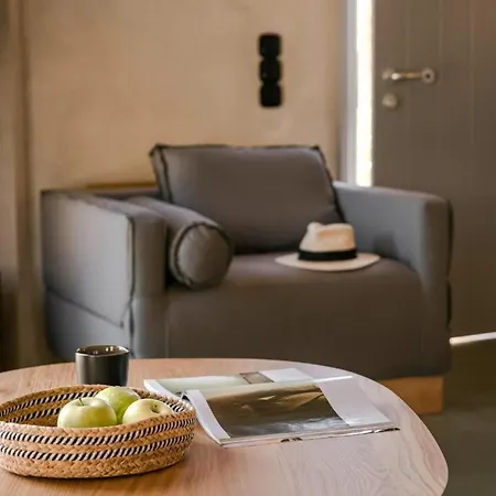 Eugenia Sunrise Willa Katsaráta